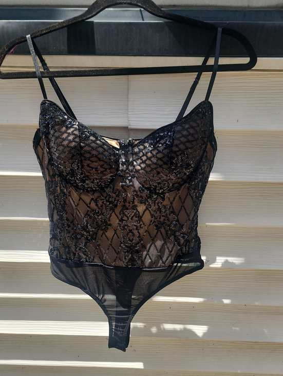 Lulus Tops - Lulu's Black and Nude Sequin Contrast Lined Bodysuit, Snap Closure
